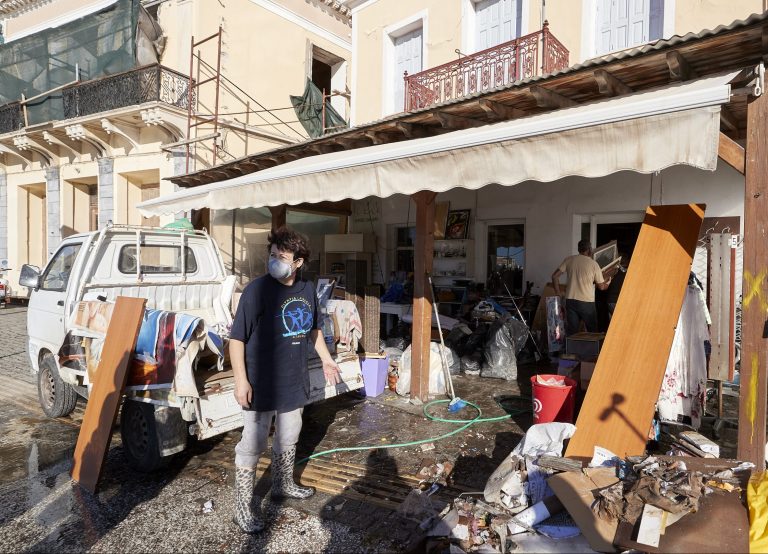ΦΕΚ: Η επιχορήγηση σε επιχειρήσεις που επλήγησαν από σεισμό και πλημμύρα στη Σάμο
