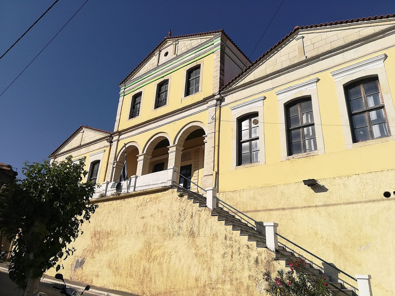 Στεφανάδης: Πάνω από 3.500.000 ευρώ για αποκατάσταση σχολικών κτιρίων στην Αν. Σάμο