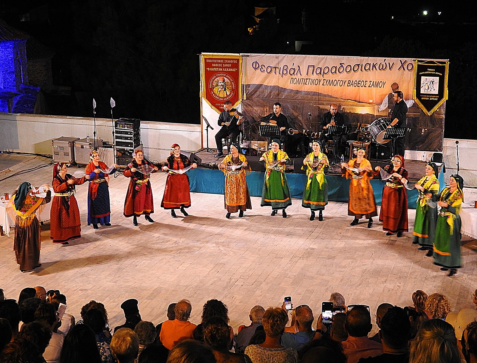 ΒΙΝΤΕΟ-ΦΩΤΟΡΕΠΟΡΤΑΖ: Το φεστιβάλ παραδοσιακών χορών του “Καπετάν Λαχανά” στο Άνω Βαθύ!