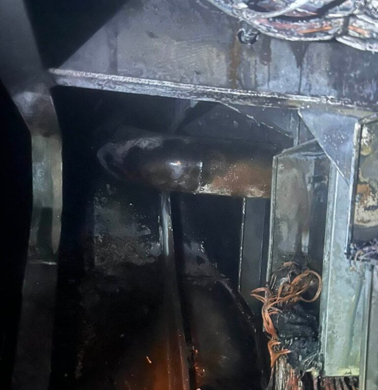 ΦΩΤΟΡΕΠΟΡΤΑΖ: Πυρκαγιά & έκρηξη σε δεξαμενόπλοιο στο Κοκκάρι – Ένας στο νοσοκομείο