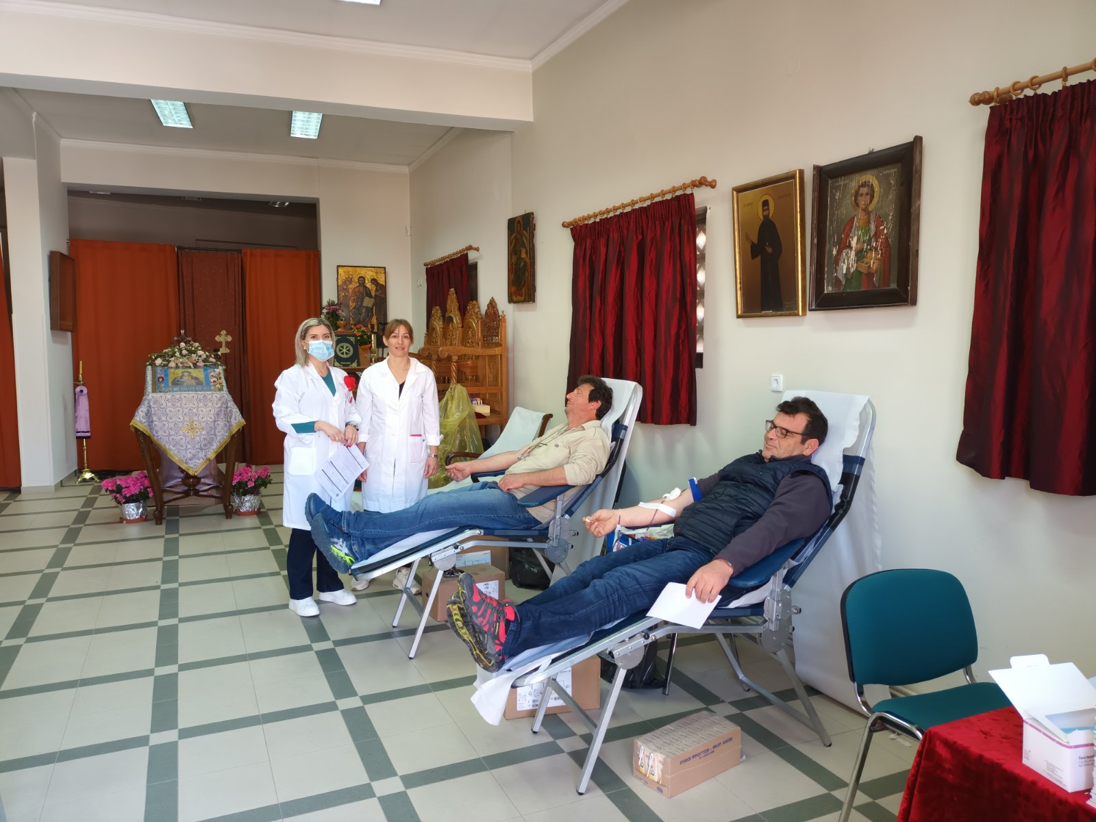 Μεγάλη η συμμετοχή στη εθελοντική αιμοδοσία της Μητρόπολης Σάμου