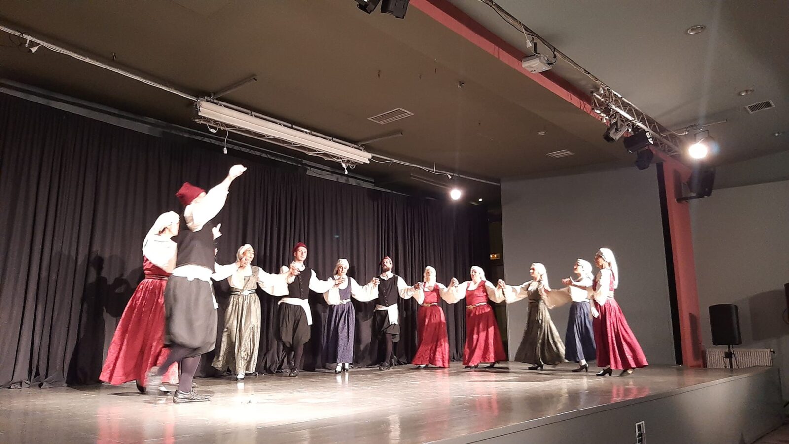Χορευτικός Όμιλος Σάμου: Από 2/10 τα μαθήματα σε Βαθύ, Πυθαγόρειο, Μυτιληνιούς
