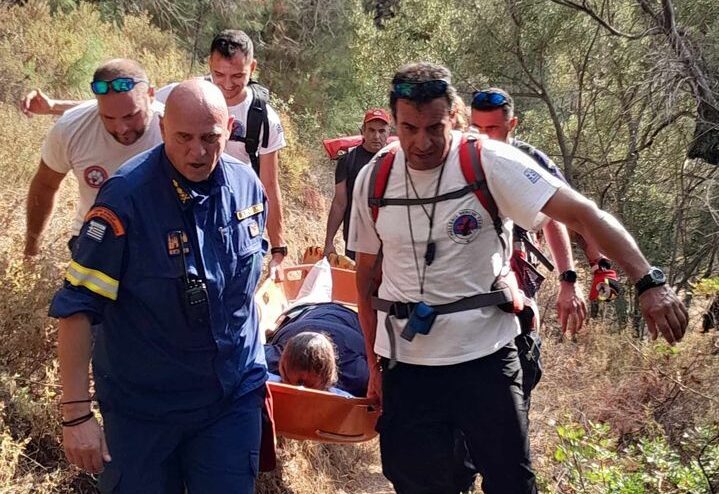 Τραυματισμός τουρίστριας στη Σάμο – Επιχείρηση μεταφοράς της από Πυροσβεστική & ΕΟΔ